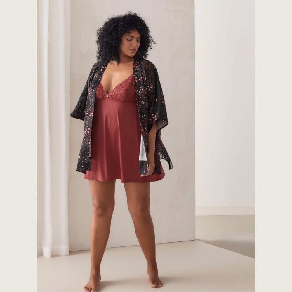 Ashley Graham Satin Floral Kimono Robe Lace Trim 1X Plus Size Lingerie